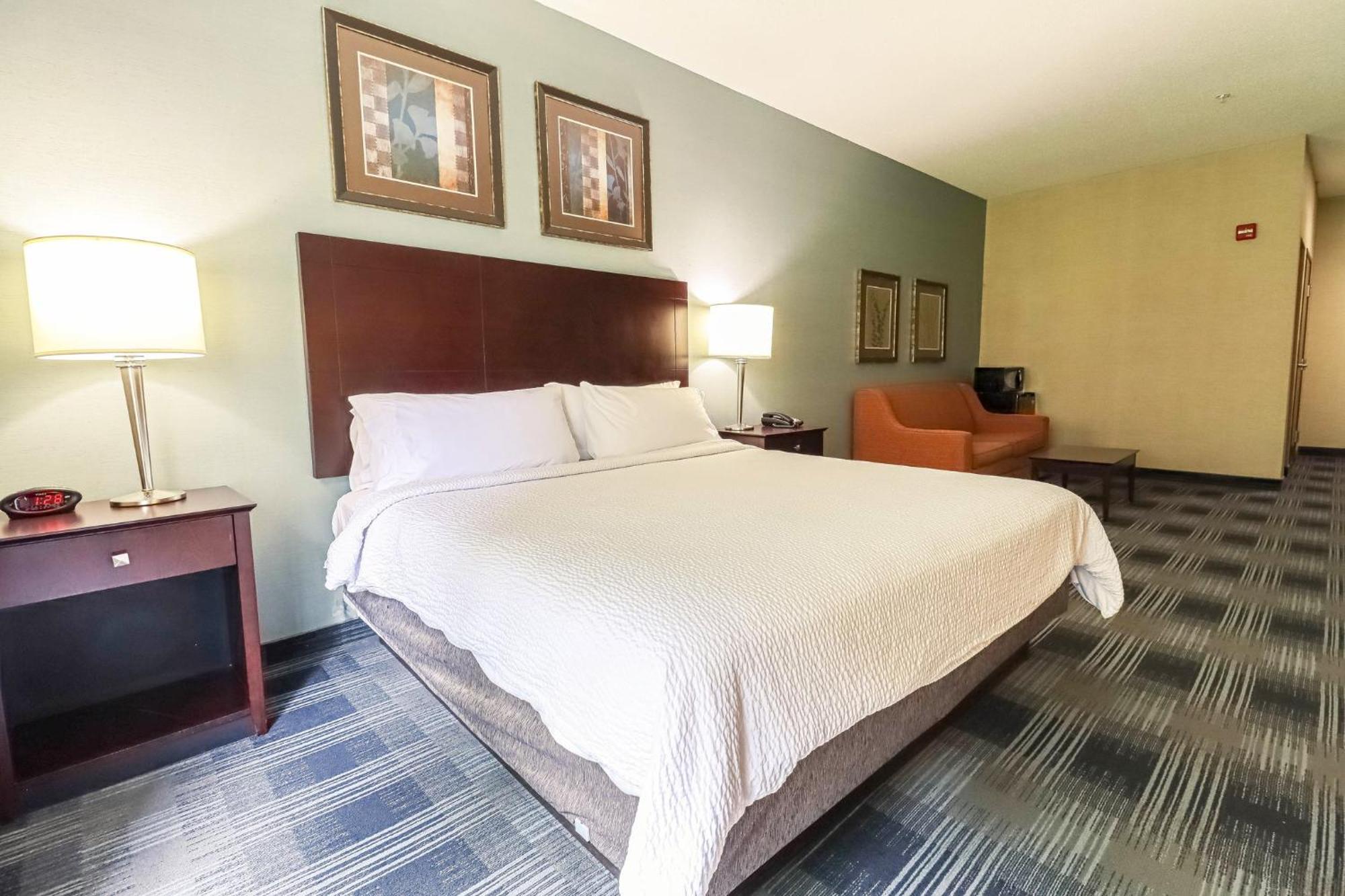 Holiday Inn Express And Suites Meriden By Ihg Exterior foto